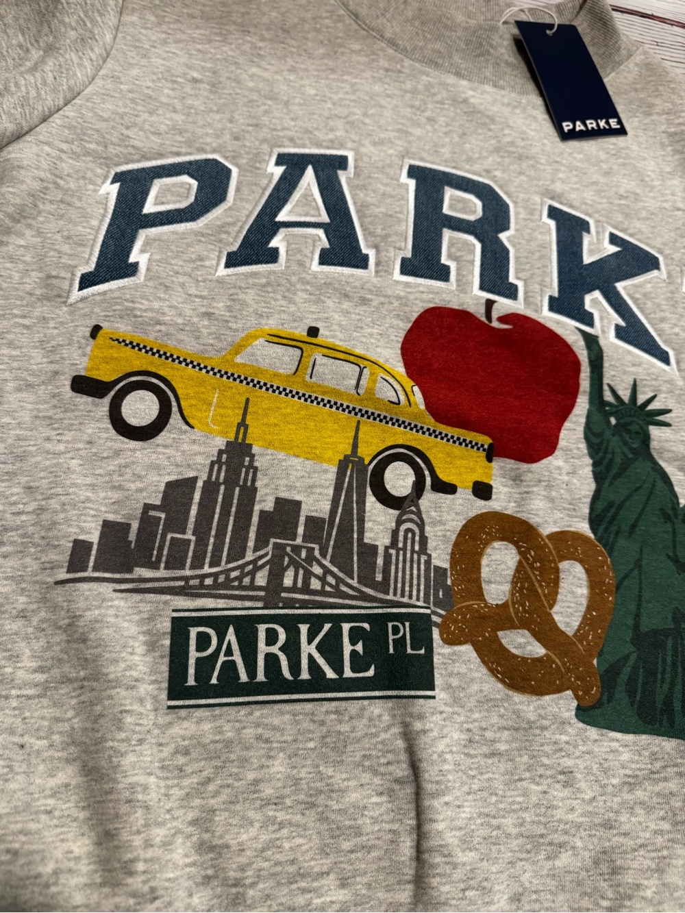 Parke Gray Graphic Crewneck Sweatshirt with Multicolor NYC Motif - Picture 2 of 5
